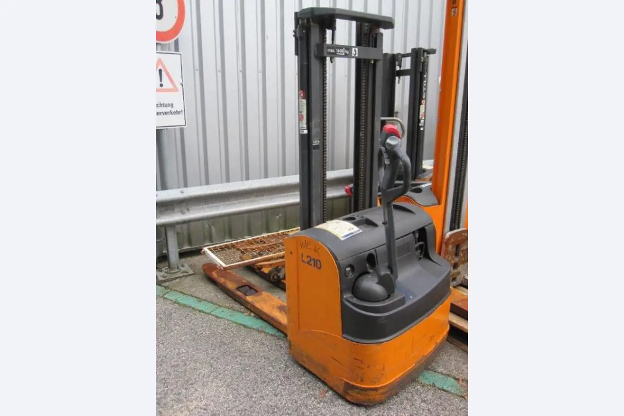 Gepflegte Flurförderfahrzeuge-3